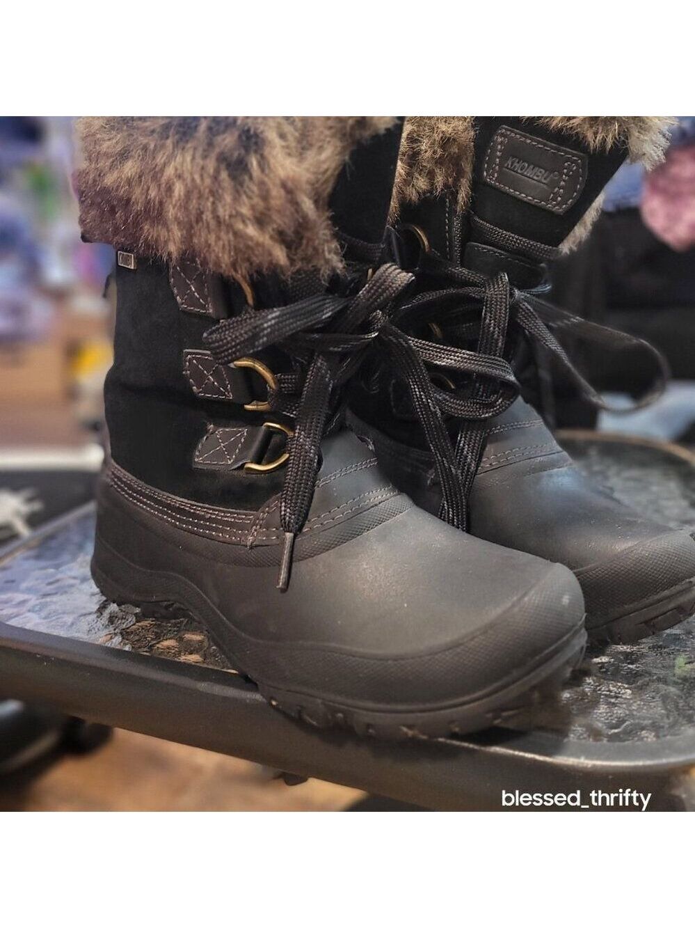 Khombu Women's size 6M Suede Snow Boots